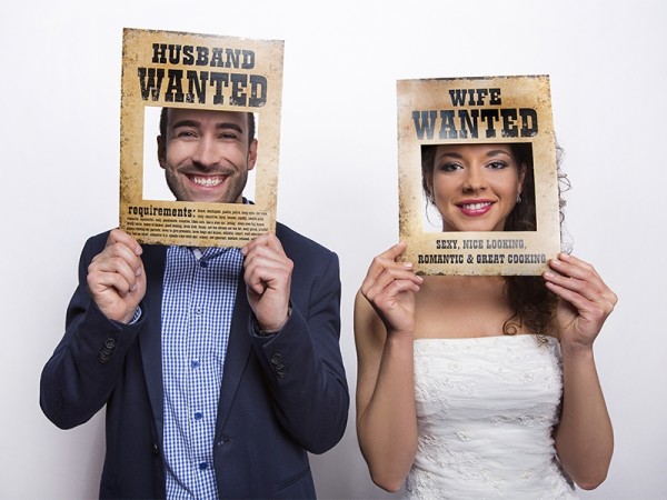 Photo Booth-Set Husband & Wife wanted